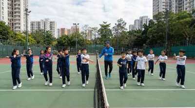 Junior group warm-up at Victoria Park
